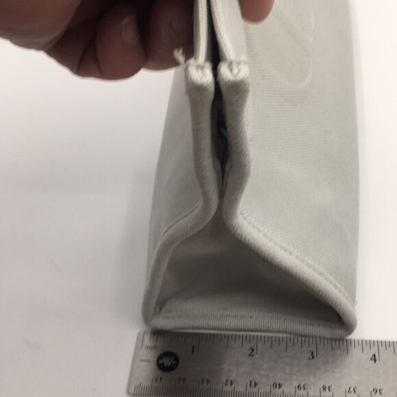 Christian Dior Beauty | Dior | Trousse Cosmetic Pouch Light Gray - Picture 15 of 16